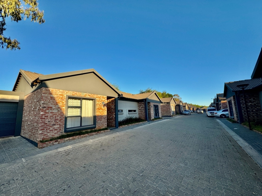 2 Bedroom Property for Sale in Van Der Hoff Park North West